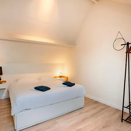 Groepswoning 5 Slaapkamers 2 Badkamers 3 Toiletten Holiday home Ostend
