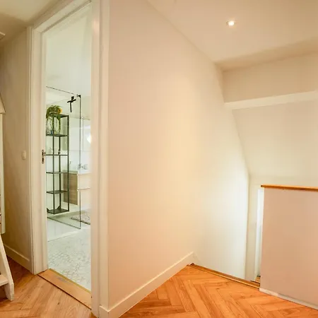 Groepswoning 5 Slaapkamers 2 Badkamers 3 Toiletten * Ostend