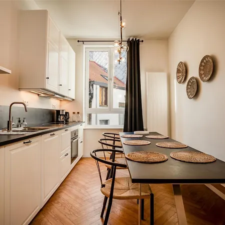 Casa de Férias House With 5 Bedrooms - Ideal For Families & Groups *