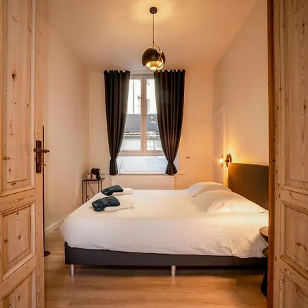 Groepswoning 5 Slaapkamers 2 Badkamers 3 Toiletten Holiday home Ostend