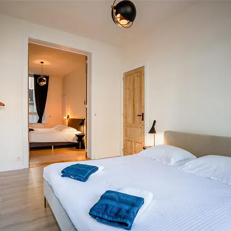 Groepswoning 5 Slaapkamers 2 Badkamers 3 Toiletten * Ostend