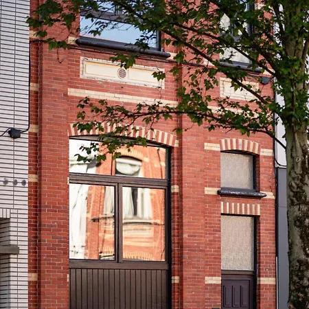 Groepswoning 5 Slaapkamers 2 Badkamers 3 Toiletten Holiday home Ostend