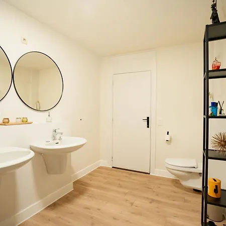 Holiday home Groepswoning 5 Slaapkamers 2 Badkamers 3 Toiletten Ostend