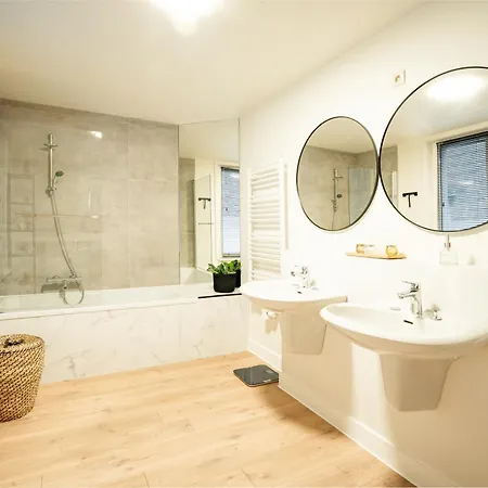 Casa de Férias House With 5 Bedrooms - Ideal For Families & Groups *