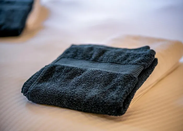 House With 5 Bedrooms - Ideal For Families & Groups