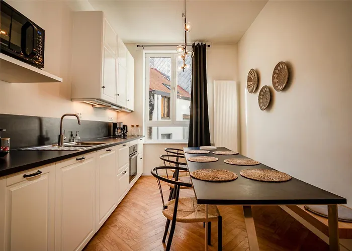 Σπίτι διακοπών House With 5 Bedrooms - Ideal For Families & Groups *