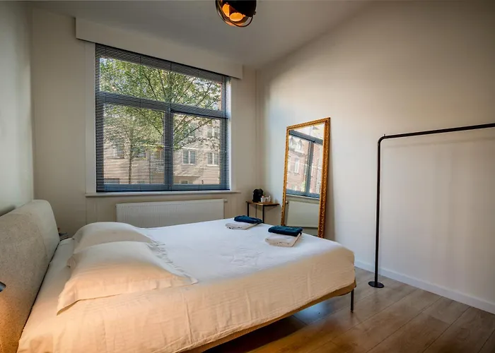 Σπίτι διακοπών House With 5 Bedrooms - Ideal For Families & Groups *