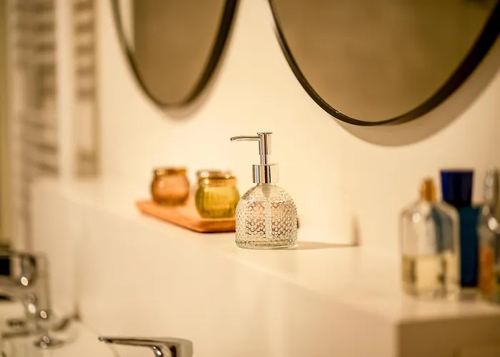 House With 5 Bedrooms - Ideal For Families & Groups Σπίτι διακοπών *