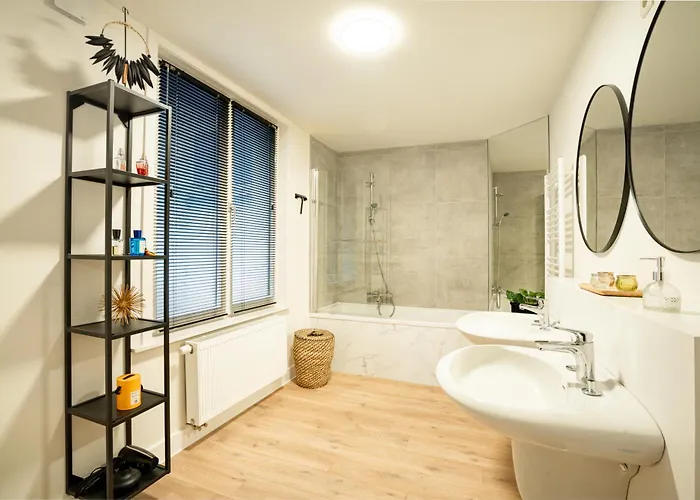 House With 5 Bedrooms - Ideal For Families & Groups Casa de Férias *